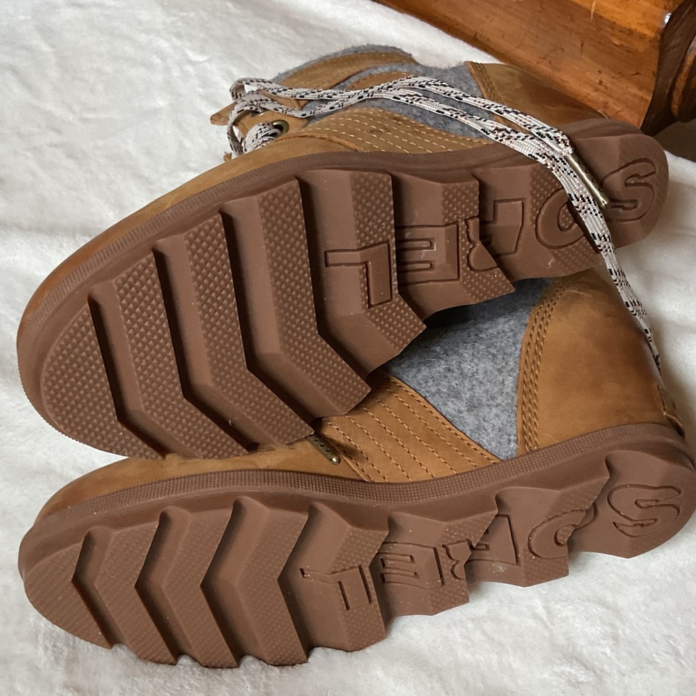Sorel Lexie Wedge Boots in Camel Felt, 9, New - Picture 7 of 12